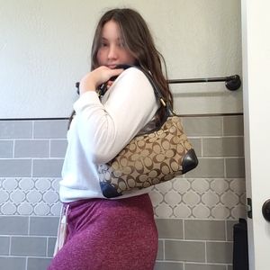 OFFER!! Like New COACH signature small Handbag